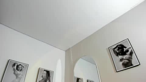 Olivia Collins online show from April 22, 2026, 11:56 am