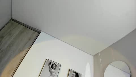 Olivia Collins online show from April 30, 2026, 12:00 pm