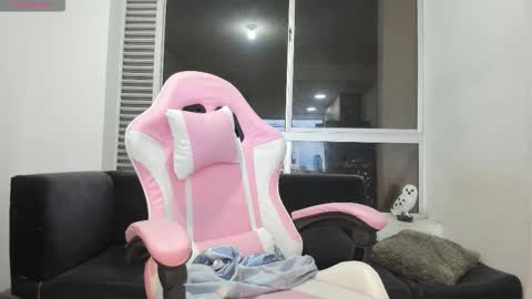 Snapshot of olivia_martine chatting on January 9, 2026, 3:53 am olivia_martine online show from January 9, 2026, 3:53 am