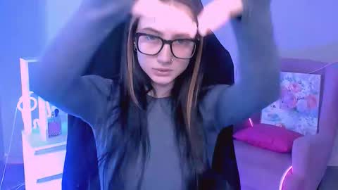 olivia_norton_ online show from September 9, 2025, 9:53 am