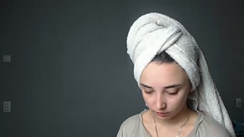 Snapshot of olivia_oliv chatting on October 10, 2025, 9:41 am Olivia online show from October 10, 2025, 9:41 am