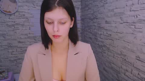 Olivia online show from December 16, 2024, 4:27 pm