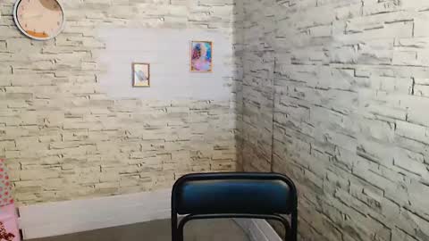 Olivia online show from February 10, 2025, 2:16 pm