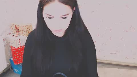 Olivia online show from February 13, 2025, 2:20 pm