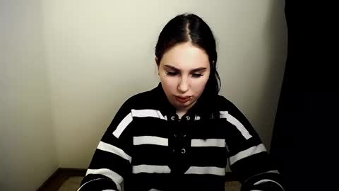 Olivia online show from November 20, 2025, 8:30 pm