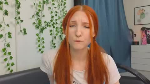 Snapshot of olivia_rid chatting on November 17, 2025, 7:08 pm OLIVIA online show from November 17, 2025, 7:08 pm