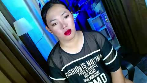 Miss OLIVIA online show from November 12, 2025, 11:21 am