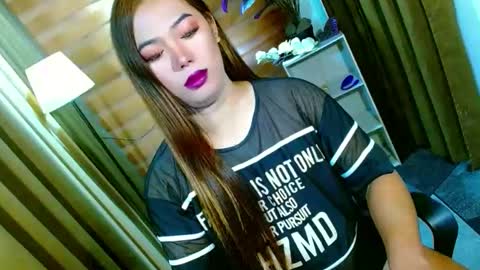 Miss OLIVIA online show from April 26, 2026, 8:23 am