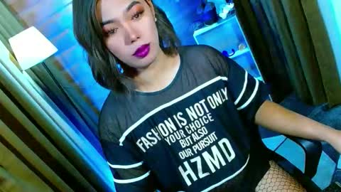 Snapshot of olivia_the_temptress27 chatting on May 19, 2026, 5:47 am Miss OLIVIA online show from May 19, 2026, 5:47 am