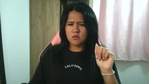 Olivia online show from November 4, 2025, 12:26 pm