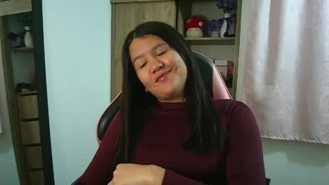 Snapshot of olivia_watson_ chatting on May 4, 2026, 12:01 pm Olivia online show from May 4, 2026, 12:01 pm