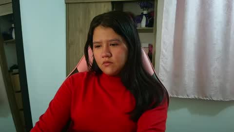 Snapshot of olivia_watson_ chatting on May 18, 2026, 12:11 pm Olivia online show from May 18, 2026, 12:11 pm