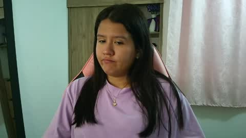 Snapshot of olivia_watson_ chatting on June 3, 2026, 2:33 pm Olivia online show from June 3, 2026, 2:33 pm
