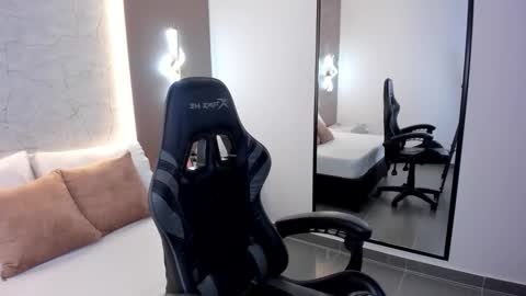 olivia_willoow online show from March 8, 2026, 2:37 am