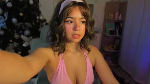 Snapshot of olivia_xd_ chatting on November 18, 2025, 8:19 am Olivia online show from November 18, 2025, 8:19 am