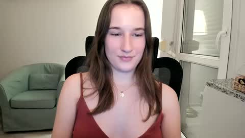 Snapshot of oliviaaa2003 chatting on December 5, 2024, 6:00 pm Oliwiaa2004 online show from December 5, 2024, 6:00 pm