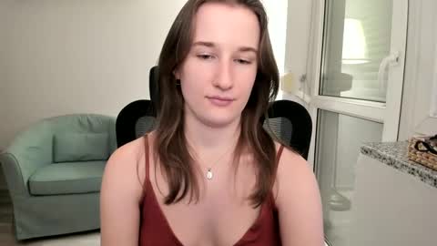 Snapshot of oliviaaa2003 chatting on December 6, 2024, 12:38 pm Oliwiaa2004 online show from December 6, 2024, 12:38 pm