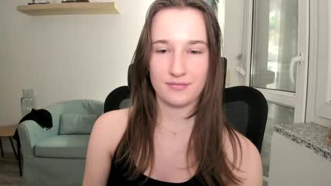 Snapshot of oliviaaa2003 chatting on January 25, 2025, 10:28 pm Oliwiaa2004 online show from January 25, 2025, 10:28 pm