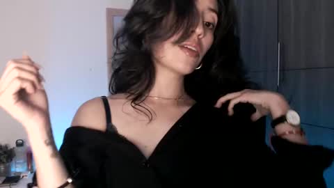 oliviaaa__ online show from February 6, 2025, 10:10 pm