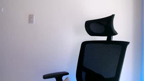 oliviaaa__ online show from February 6, 2026, 3:59 pm