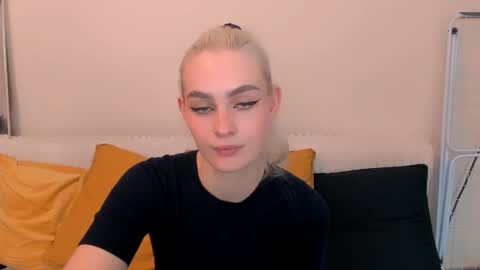 oliviaBeauty online show from October 30, 2025, 9:26 pm