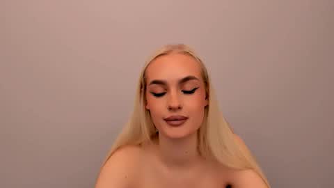 oliviaBeauty online show from February 9, 2026, 5:39 pm