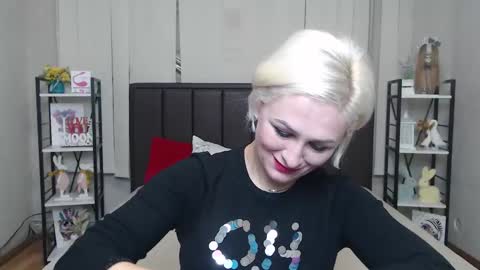 Snapshot of oliviahorst chatting on November 27, 2025, 7:43 am OliviaHorst online show from November 27, 2025, 7:43 am