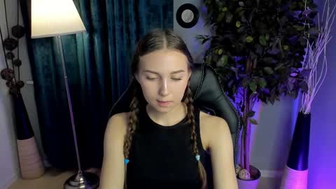 olivialangs online show from March 10, 2026, 11:59 am