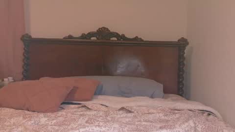 Snapshot of oliviamcneill chatting on May 13, 2026, 5:43 pm Olivia Mcneill online show from May 13, 2026, 5:43 pm