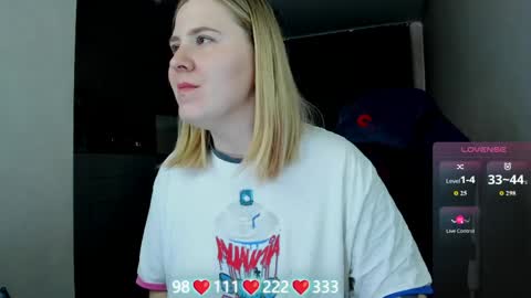 Snapshot of oliviamunk chatting on May 13, 2026, 5:38 am . online show from May 13, 2026, 5:38 am