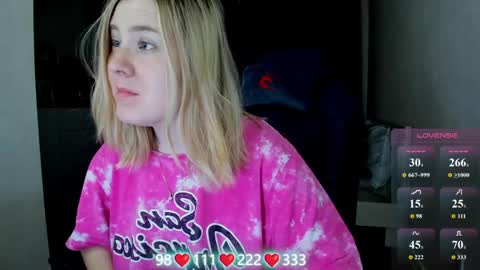 Snapshot of oliviamunk chatting on May 16, 2026, 4:09 am . online show from May 16, 2026, 4:09 am