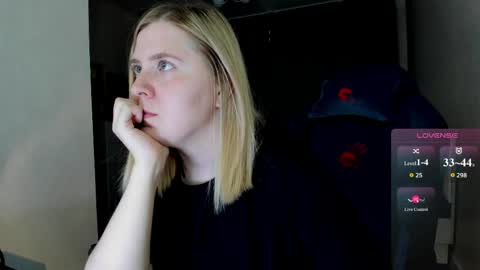 Snapshot of oliviamunk chatting on May 20, 2026, 4:13 pm . online show from May 20, 2026, 4:13 pm
