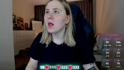 Snapshot of oliviamunk chatting on May 24, 2026, 5:01 am . online show from May 24, 2026, 5:01 am