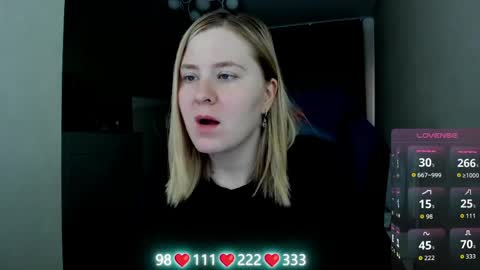 Snapshot of oliviamunk chatting on June 5, 2026, 4:08 am . online show from June 5, 2026, 4:08 am