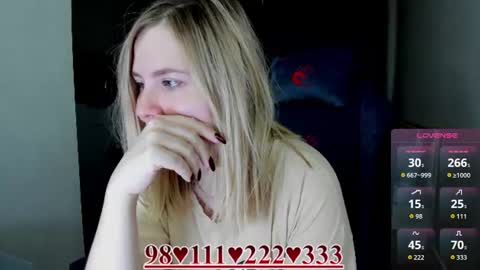 Snapshot of oliviamunk chatting on June 19, 2026, 8:07 am . online show from June 19, 2026, 8:07 am