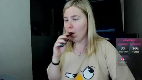 Snapshot of oliviamunk chatting on July 11, 2026, 5:43 am . online show from July 11, 2026, 5:43 am