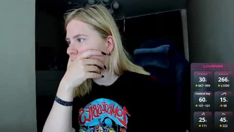 Snapshot of oliviamunk chatting on July 16, 2026, 5:13 am . online show from July 16, 2026, 5:13 am