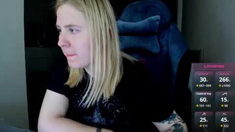 Snapshot of oliviamunk chatting on July 17, 2026, 4:19 am . online show from July 17, 2026, 4:19 am