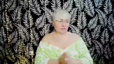 Snapshot of oliviaoskar_ chatting on June 8, 2026, 10:04 am Kelly online show from June 8, 2026, 10:04 am