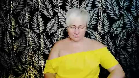 Snapshot of oliviaoskar_ chatting on July 2, 2026, 10:32 am Kelly online show from July 2, 2026, 10:32 am