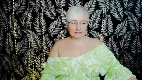 Snapshot of oliviaoskar_ chatting on July 12, 2026, 10:17 am Kelly online show from July 12, 2026, 10:17 am