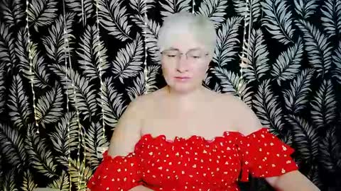 Snapshot of oliviaoskar_ chatting on August 3, 2026, 10:32 am Kelly online show from August 3, 2026, 10:32 am