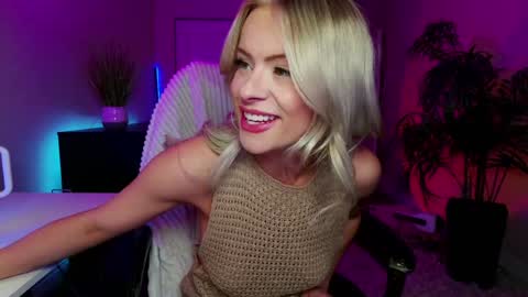 Snapshot of oliviaowens chatting on January 15, 2025, 9:13 am Olivia Owens online show from January 15, 2025, 9:13 am