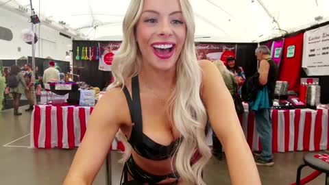 Snapshot of oliviaowens chatting on February 1, 2025, 9:51 pm Olivia Owens online show from February 1, 2025, 9:51 pm