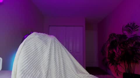 Snapshot of oliviaowens chatting on February 7, 2025, 9:05 am Olivia Owens online show from February 7, 2025, 9:05 am