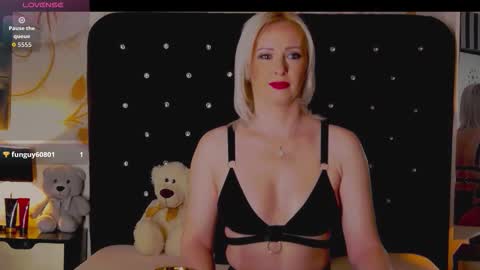 Olivia online show from February 12, 2026, 10:05 pm