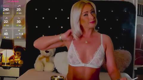 Snapshot of oliviashaw22 chatting on June 11, 2026, 8:40 pm Olivia online show from June 11, 2026, 8:40 pm