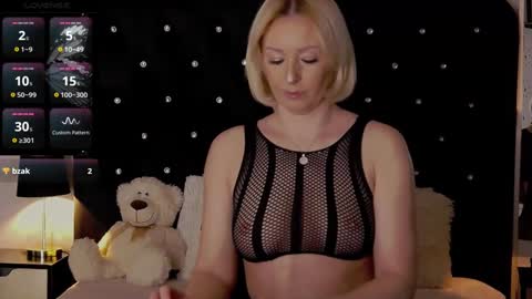 Snapshot of oliviashaw23 chatting on January 30, 2025, 8:32 am Olivia online show from January 30, 2025, 8:32 am