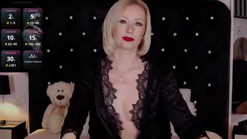 Snapshot of oliviashaw23 chatting on March 4, 2025, 11:19 am Olivia online show from March 4, 2025, 11:19 am