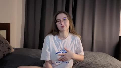 Kylie online show from December 17, 2025, 6:14 pm